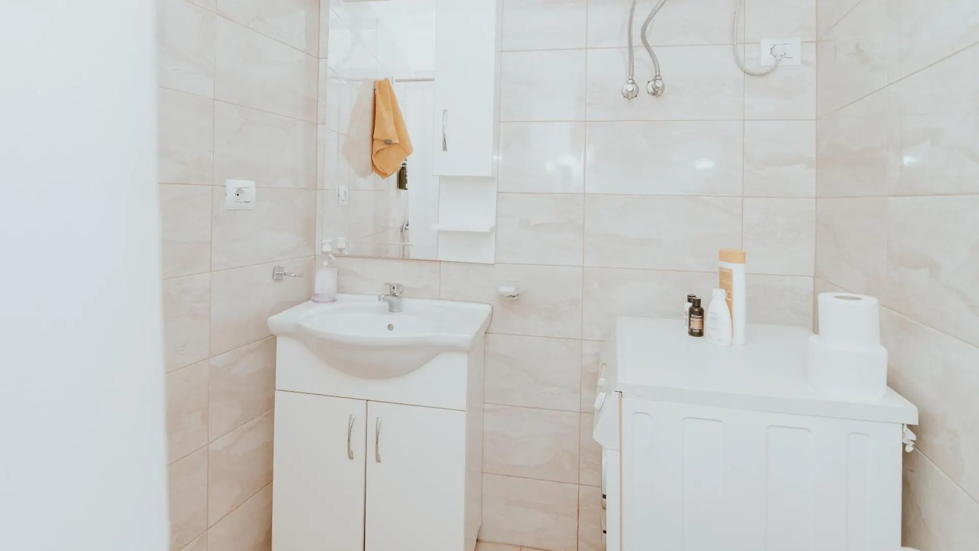 Pretty Smart Appartment Tirana Appartamento